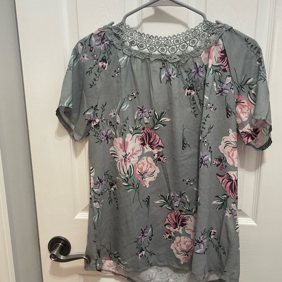 Ruffled Green and Pink Short Sleeve Blouse - Picture 6 of 12